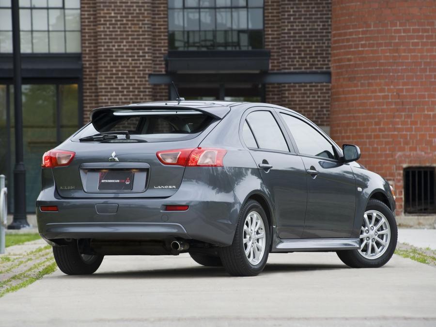  Mitsubishi Lancer Sportback GTS 2009 года  (US) (фото 6 из 12)